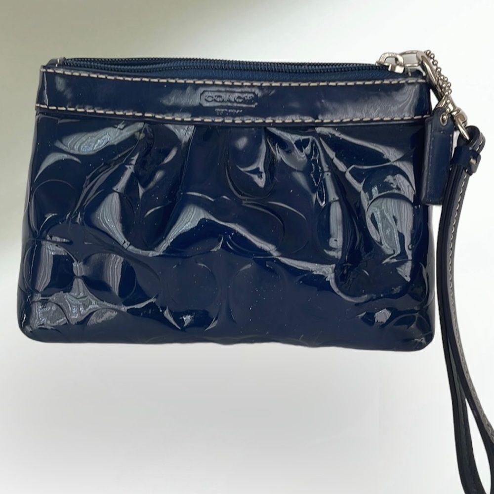 ‎COACH NAVY PATENT WRISTLET